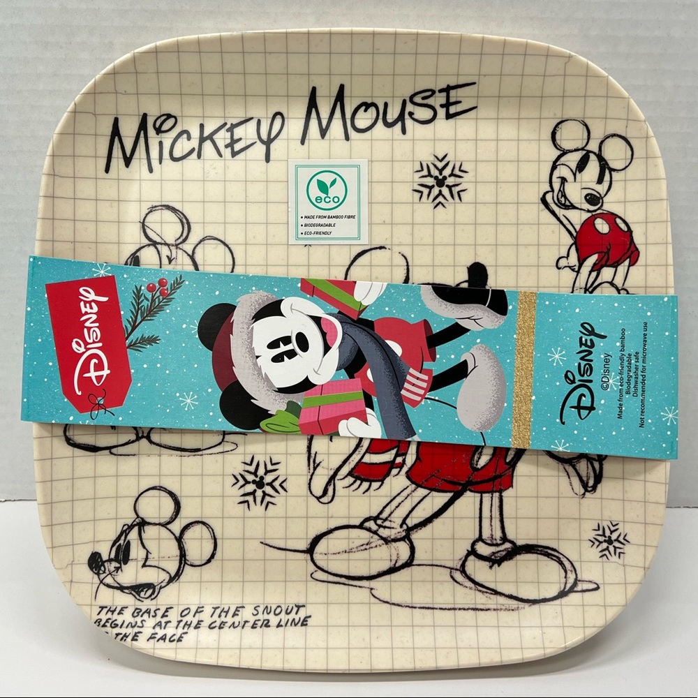 Disney Mickey Mouse Plate Set of 4 Tabletop Holiday Gourmet Christmas Plates mom